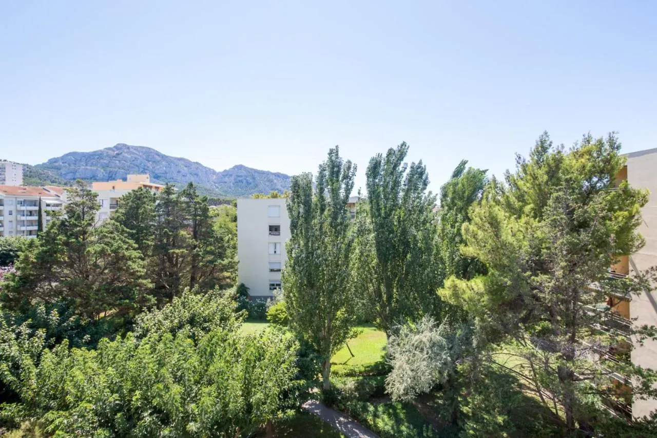 Spacious Studio W Sea View Terrace Near The Beach In Marseille Welkeys