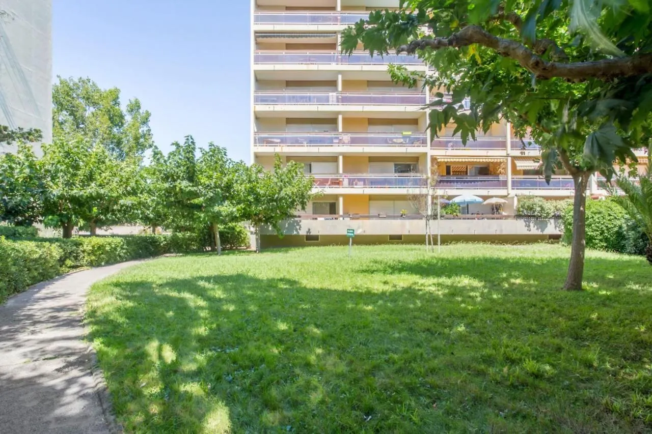 Spacious Studio W Sea View Terrace Near The Beach In Marseille Welkeys Appartement