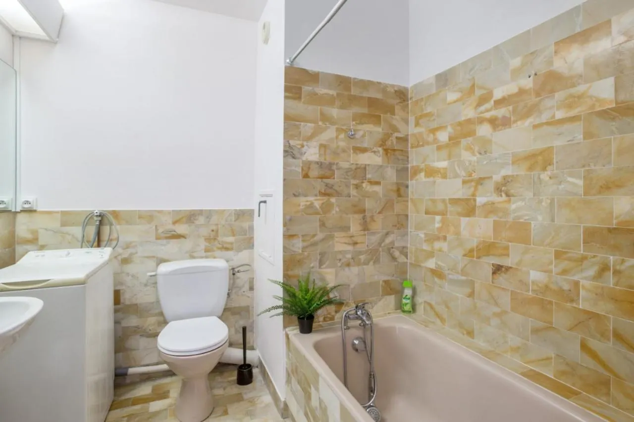 Spacious Studio W Sea View Terrace Near The Beach In Marseille Welkeys France